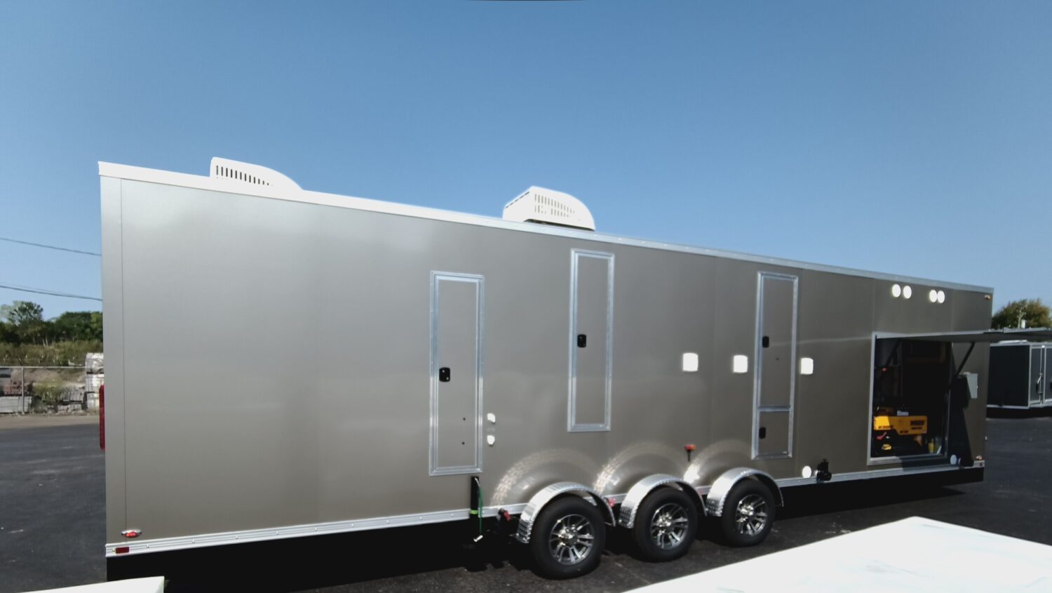 10-Stall Restroom Trailer